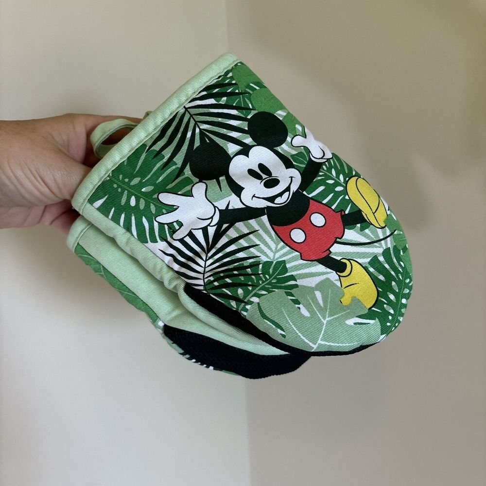 Brand New 2 Pack Mini Kitchen Oven Mitts - Disney‎ Minnie Mouse
